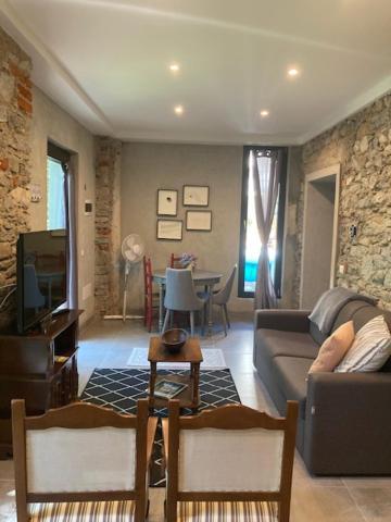 Villa Bacchetta - Stone Cottage 奥雷吉奥卡斯特罗 外观 照片